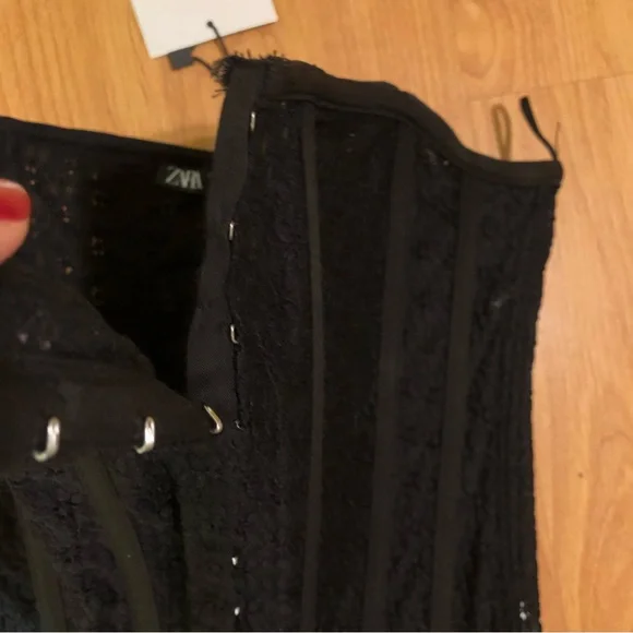 Lace corset top - Picture 4 of 8